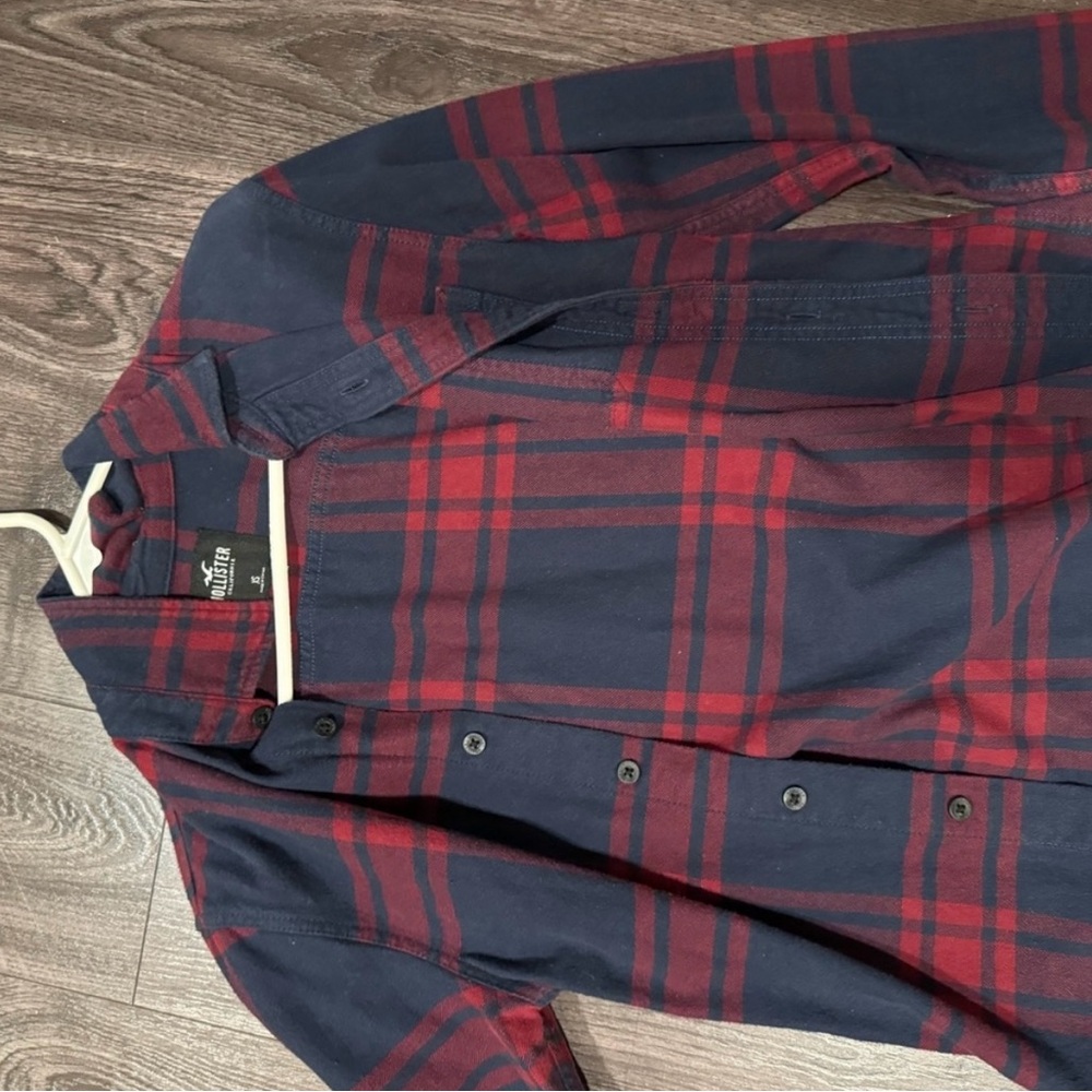 Hollister Blue and Red Casual Button
Down Shirt